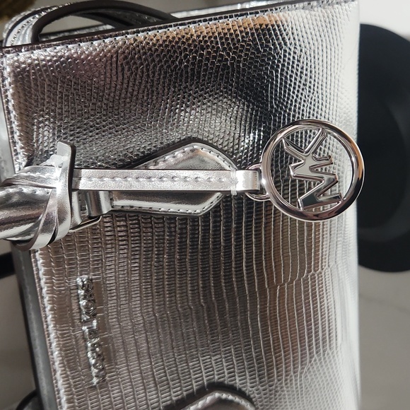 Silver Handbag - Picture 5 of 10